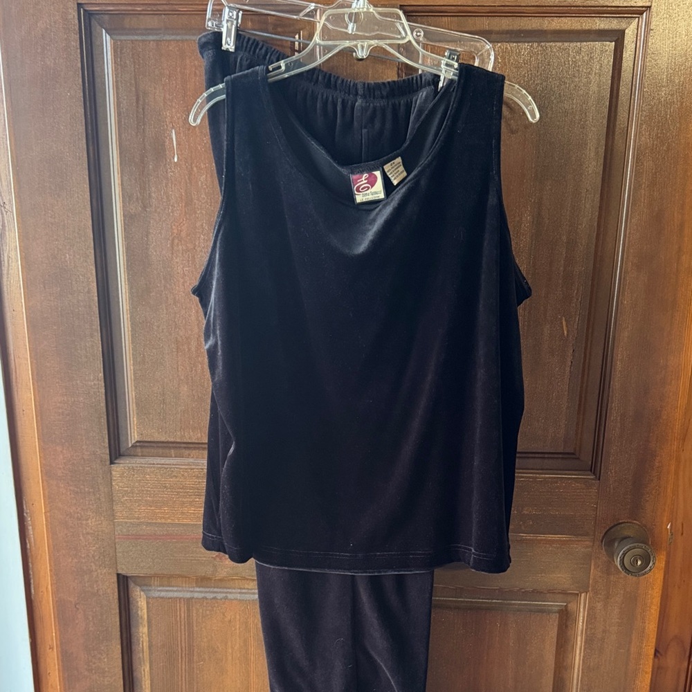 Elegant Black Velvet Women's Jumpsuit